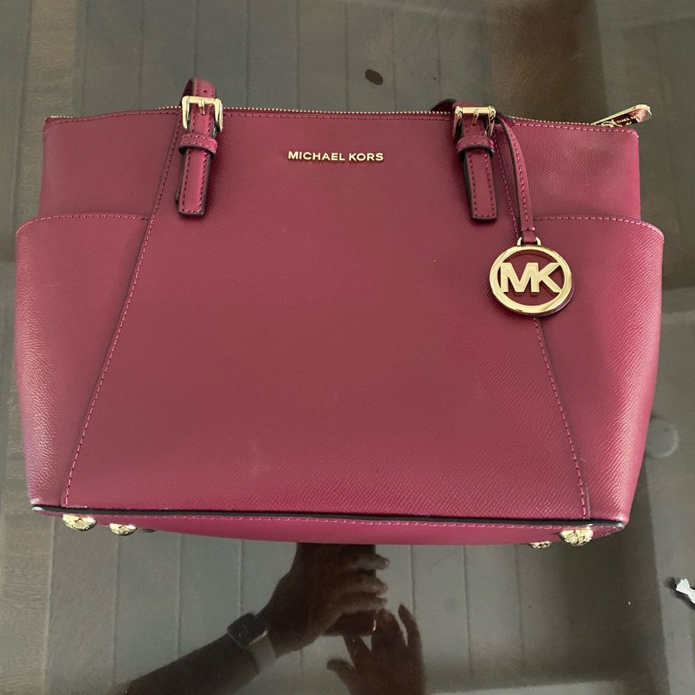 Michael Kors Signature Jet Set East West Top Zip Tote Red Leather Purse NWOT - Picture 4 of 8